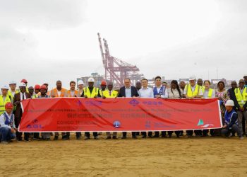 Travaux Môle Est : fin des opérations de battage des pieux