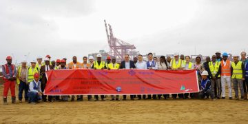 Travaux Môle Est : fin des opérations de battage des pieux