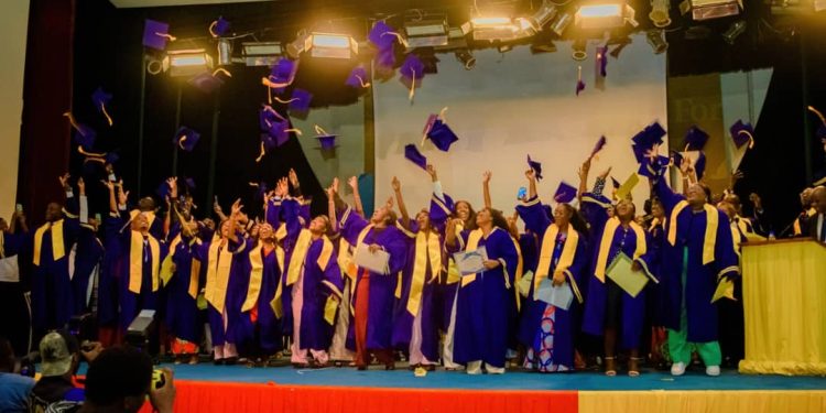 Institut Supérieur Polytechnique – Université (ISP-U): 50 nouveaux licenciés professionnels célèbrent la réception de leurs diplômes