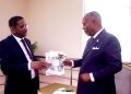 Firmin Ayessa échange avec Abdourahamane Diallo