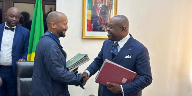 Une passation de service sous le signe de la continuité