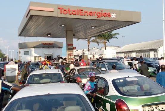 Transports en commun à Brazzaville : Les chauffeurs de bus, taxis et conducteurs de motos face à la carance du carburant