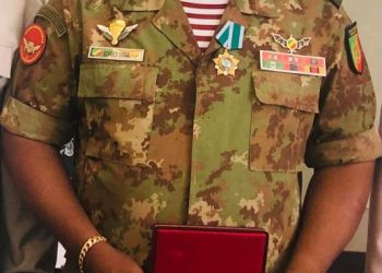 Le général Serges Oboa élevé à la dignité de l’Ordre de l’Amitié russe