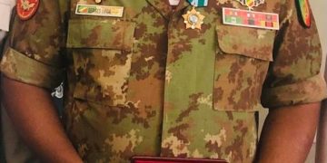 Le général Serges Oboa élevé à la dignité de l’Ordre de l’Amitié russe