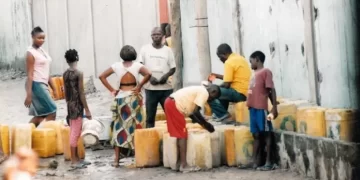DE RECURRENTES DIFFICULTES D’ACCES A L’ EAU  AU QUARTIER TROIS POTEAUX A BRAZZAVILLE