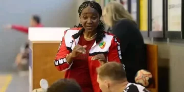 CLARISSE OPONDZO,  PREMIERE CONGOLAISE  ENTRAINEUR DU CLUB D’ELITE DE HANDBALL FRANÇAIS